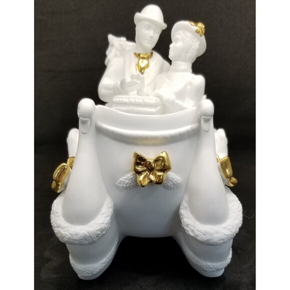 "Bringing Home the Tree" musical sculpture by Lenox 1983 with paperwork and box - Picture 7 of 12